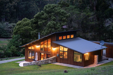 Adventure Bay Retreat Bruny Island - QLD Tourism 1