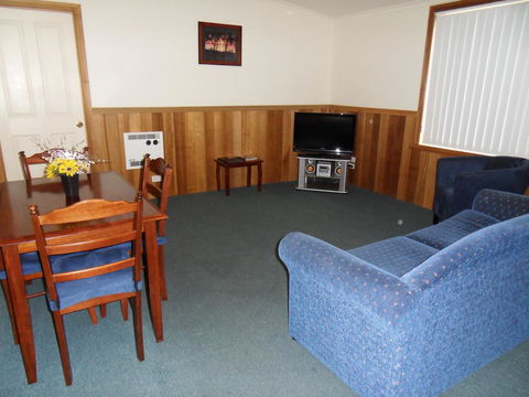 Driftwood Strahan Villas - QLD Tourism 16