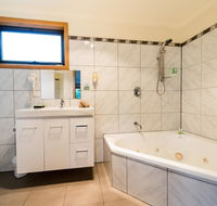 Driftwood Strahan Villas - Queensland Tourism
