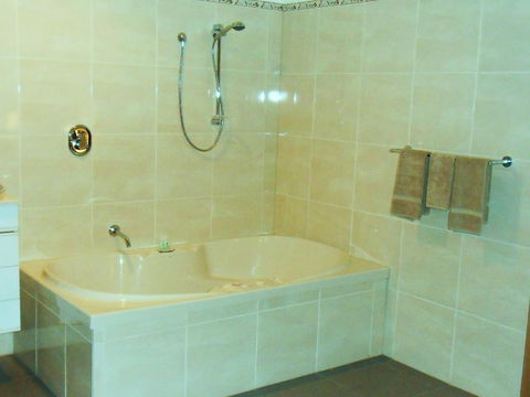 Driftwood Strahan Villas - QLD Tourism 18