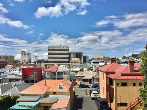 Hobart Inner City Apartment - QLD Tourism 13