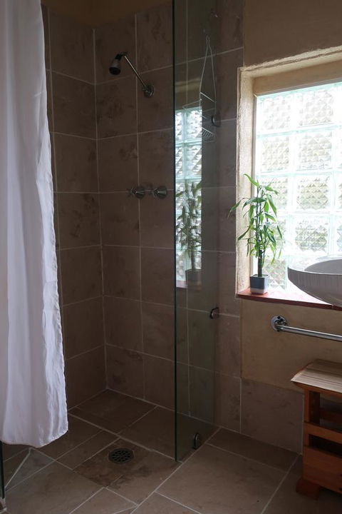 Cherry Top Farmstay - Boutique Eco Village - QLD Tourism 0