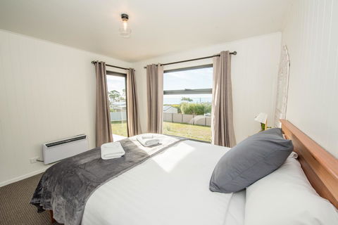 Beach House XIV - QLD Tourism 9