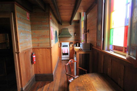 Kerrellie Cottages 2, 4 & 8 Reid Street - QLD Tourism 32