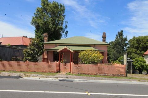 Kerrellie Cottages 2, 4 & 8 Reid Street - QLD Tourism 2