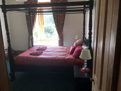 Kerrellie Cottages 2, 4 & 8 Reid Street - QLD Tourism 13