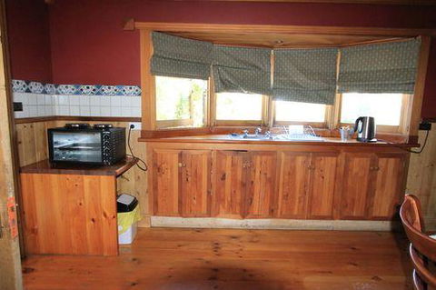 Kerrellie Cottages 2, 4 & 8 Reid Street - QLD Tourism 14