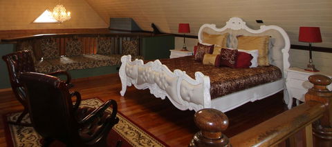 Kerrellie Cottages 2, 4 & 8 Reid Street - QLD Tourism 29