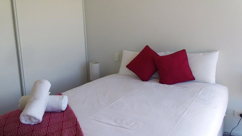 Pelican Point Sanctuary - QLD Tourism 9