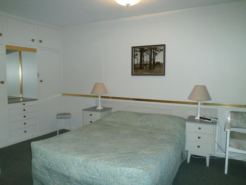 Parklane Motel - QLD Tourism 38