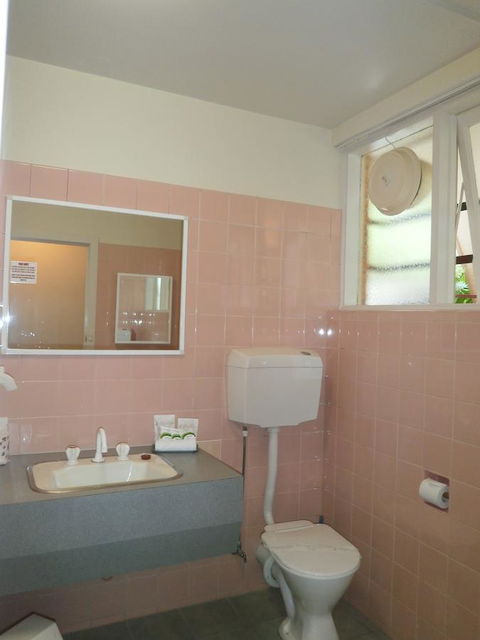 Parklane Motel - QLD Tourism 41