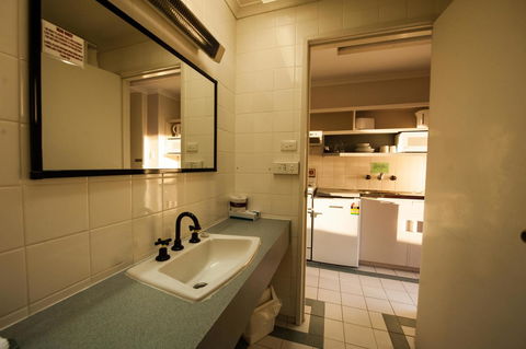 Parklane Motel - QLD Tourism 24