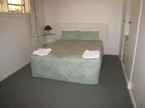 Parklane Motel - QLD Tourism 28