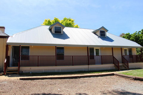 Richmond Coachmans Rest - QLD Tourism 1