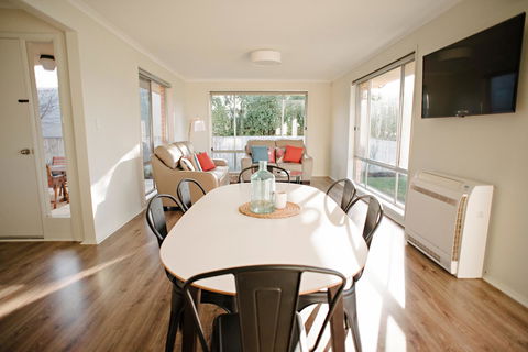The Holiday Home People - QLD Tourism 8