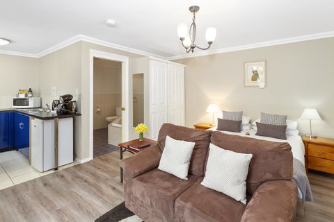 Oyster Cove Chalet - QLD Tourism 5