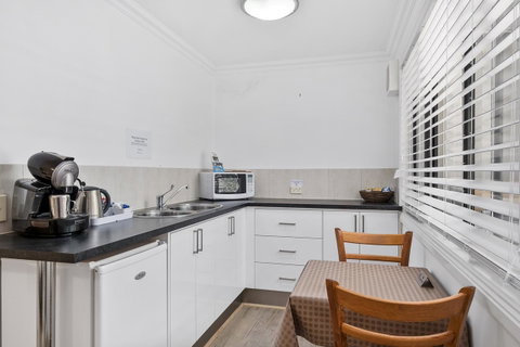 Oyster Cove Chalet - QLD Tourism 9