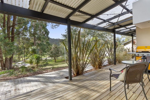 Oyster Cove Chalet - QLD Tourism 7