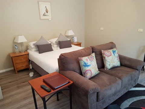 Oyster Cove Chalet - QLD Tourism 15