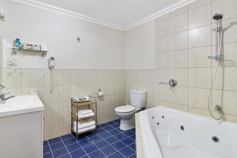 Oyster Cove Chalet - QLD Tourism 12