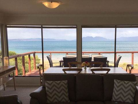 Swansea Beach House Oceanfront - Queensland Tourism 15