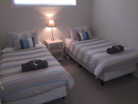 Swansea Beach House Oceanfront - Queensland Tourism 17