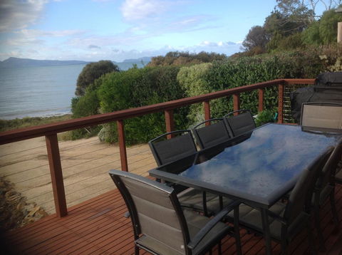 Swansea Beach House Oceanfront - Queensland Tourism 5