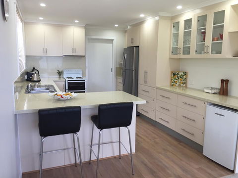 Swansea Beach House Oceanfront - Queensland Tourism 12