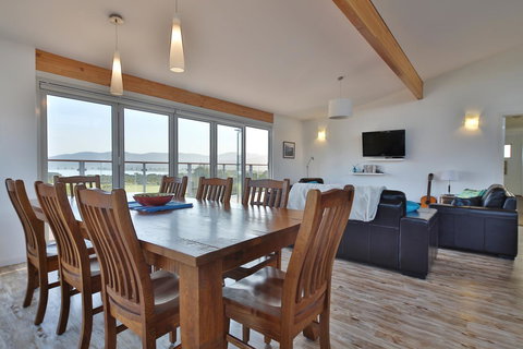 Seymour Waves - Queensland Tourism 6