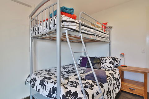 Seymour Waves - Queensland Tourism 9