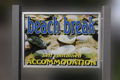 Beach Break Bicheno - QLD Tourism 3