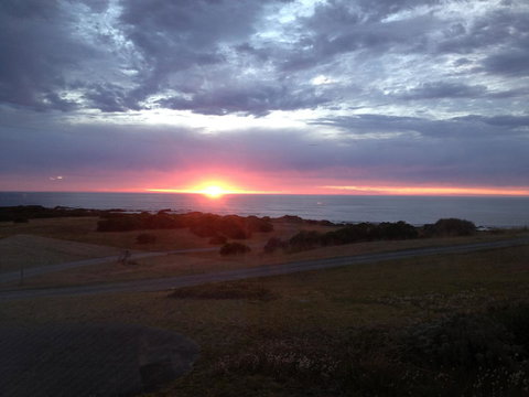 Island Breeze Motel - QLD Tourism 13