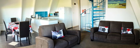 Island Breeze Motel - QLD Tourism 26