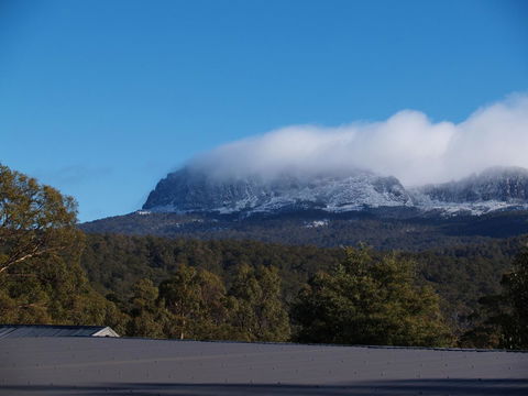 Craggy Peaks Wilderness Cabins - Queensland Tourism 4