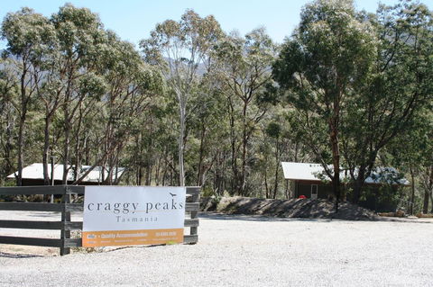 Craggy Peaks Wilderness Cabins - Queensland Tourism 13