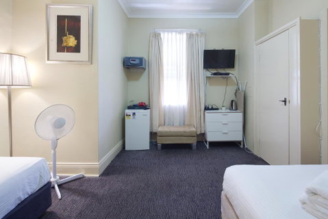 Neutral Bay Lodge - QLD Tourism 0