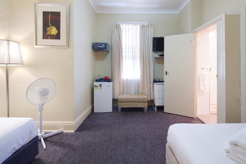 Neutral Bay Lodge - QLD Tourism 2