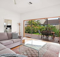Newcastle Executive Homes - Cooks Hill Cottage - QLD Tourism