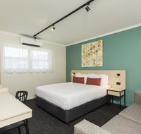 Nightcap At Balaclava Hotel - QLD Tourism