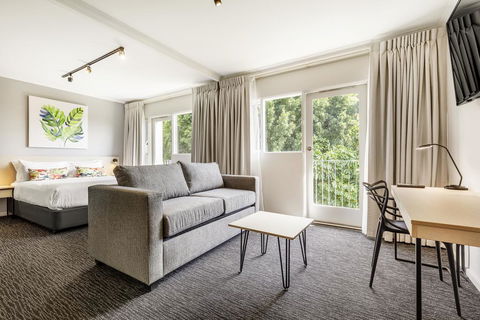 Nightcap At Findon Hotel - QLD Tourism 2