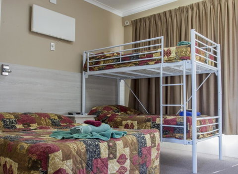 Norfolk Pine Motel - QLD Tourism 1