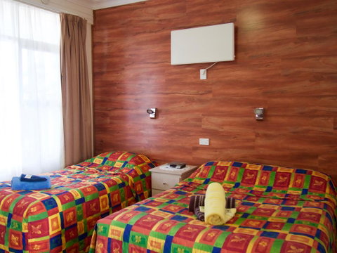 Norfolk Pine Motel - QLD Tourism 3