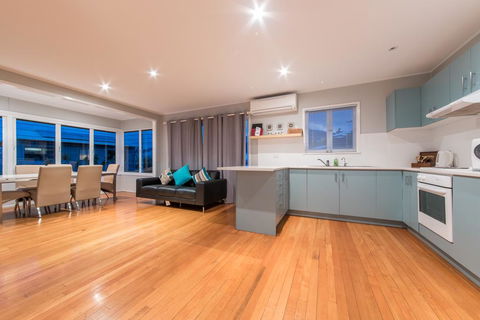 Norm's Beach House - Airlie Beach - Queensland Tourism 2