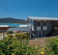 Norm's Beach House - Airlie Beach