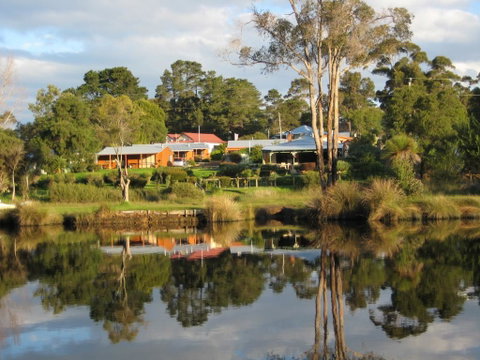 Nornalup Riverside Chalet - QLD Tourism 1