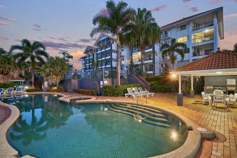 North Cove Waterfront Suites - QLD Tourism 1