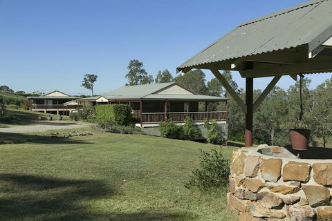 North Lodge Highland Cottage - QLD Tourism 3