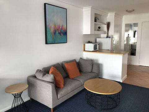 North Pier Hotel - QLD Tourism 1