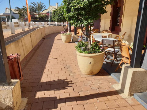 Northampton Motor Hotel - QLD Tourism 3