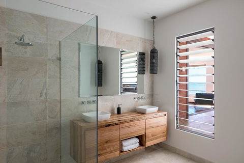 Novo Luxury Apartment - Queensland Tourism 3